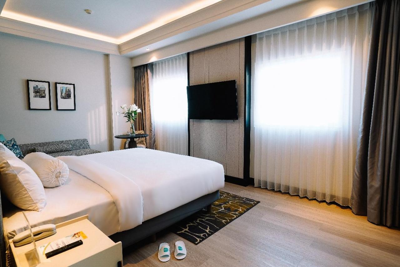 Deka Hotel Surabaya Hr Muhammad Quarto foto
